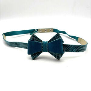 White House Black Market Turquoise Snake Print Leather Bow Belt L/XL